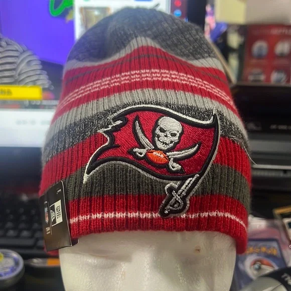 NWT 47 BRAND NFL Tampa Bay Buccaneers Knit Cuffed Pom Beanie Cap Hat